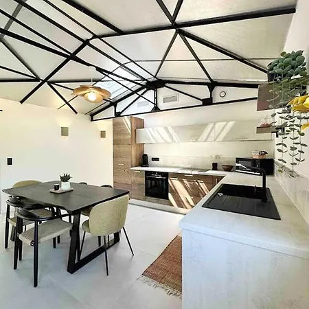 Peaceful Between Sea And Pyrenees Vakantiehuis