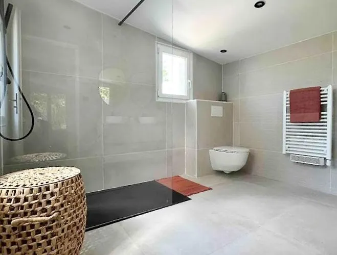 Peaceful Between Sea And Pyrenees Перпиньан