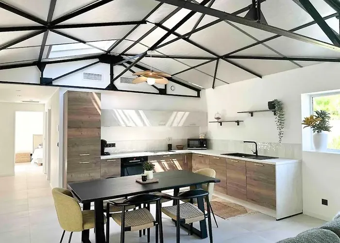 Peaceful Between Sea And Pyrenees Перпиньан