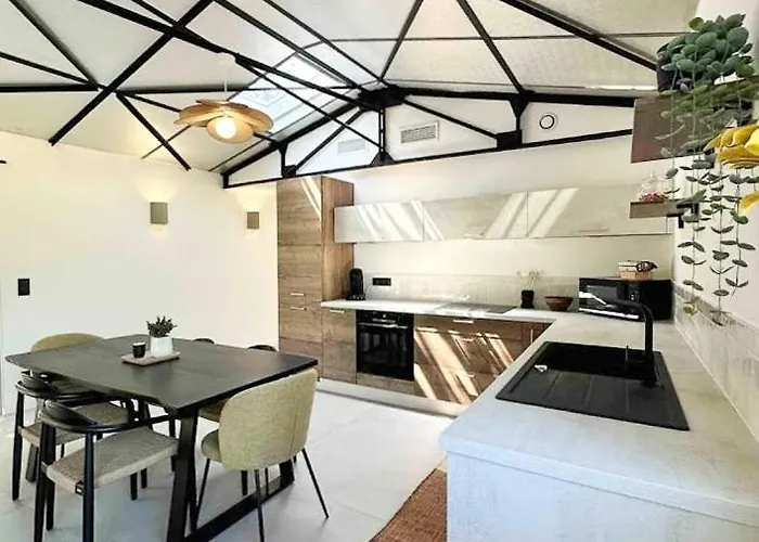 Peaceful Between Sea And Pyrenees Дом отдыха Перпиньан